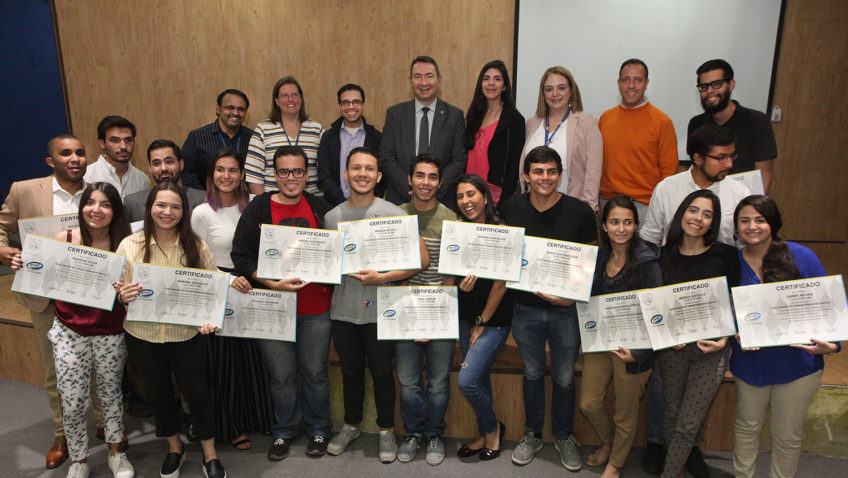 PRIMERA COHORTE DE LA CÁTEDRA DAYCOHOST RECIBIÓ SUS DIPLOMAS