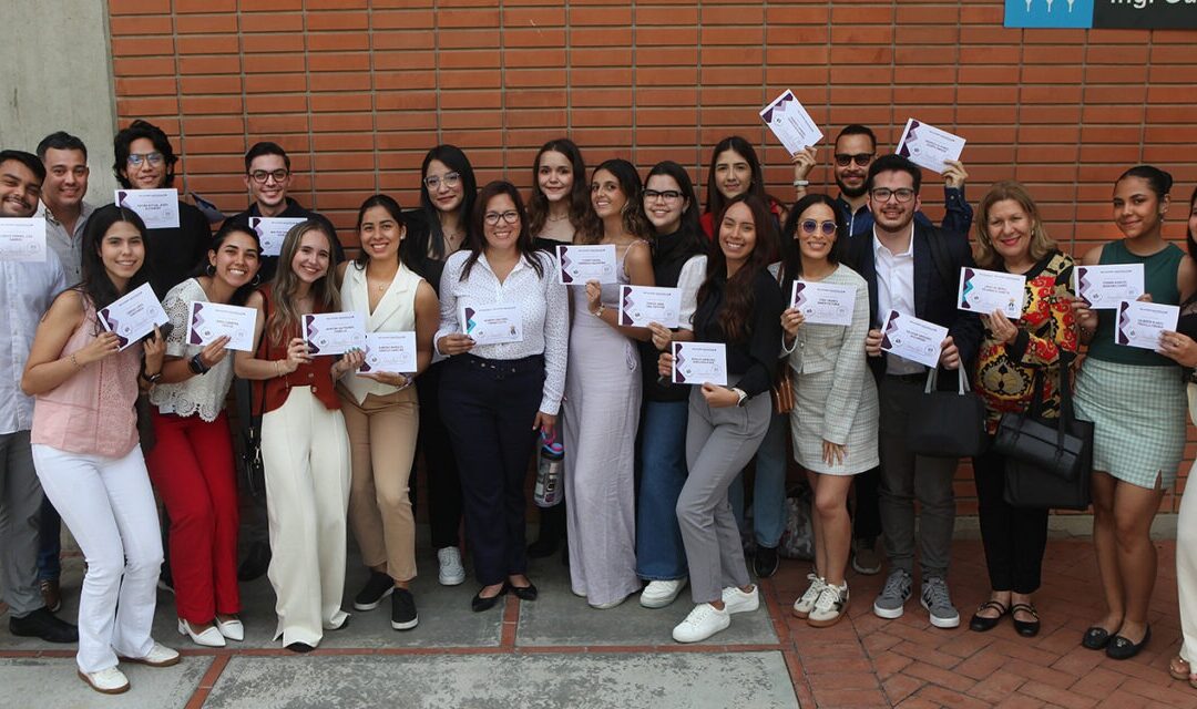 CIENCIAS SOCIALES UCAB RECONOCIÓ A ESTUDIANTES Y DOCENTES DE CARACAS Y GUAYANA