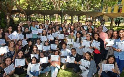 ESCUELA DE CIENCIAS SOCIALES PREMIÓ LA EXCELENCIA DE SUS MIEMBROS